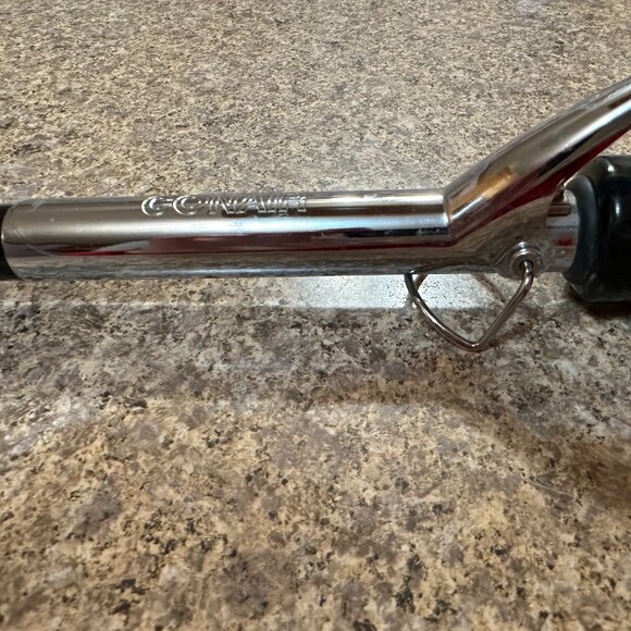 Curling Iron - Picture 2 of 3